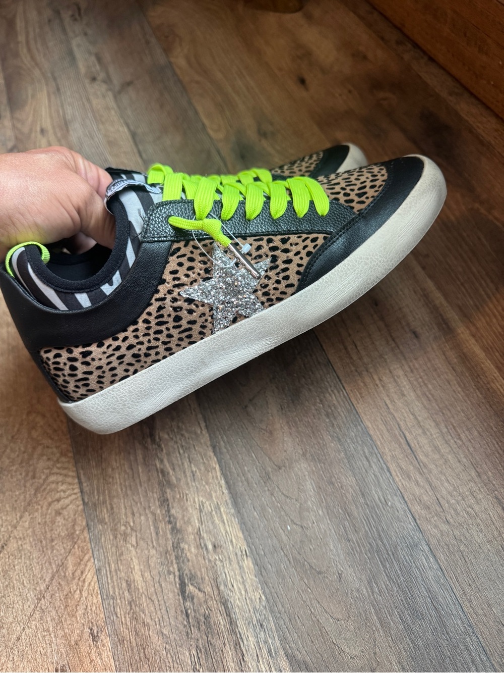 Gianni Bini Silver Star sneakers 7.5